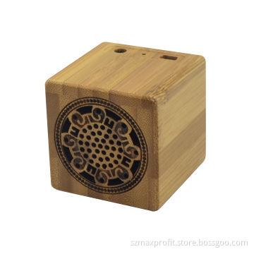 Real wood mini speaker with FM radio, 15 to 180kHz frequency response